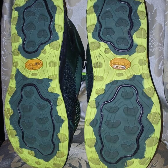 Mens size 17 green  New Balance with Fresh Foam pair of shoes main image 4